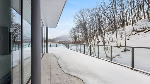 Yamakei Yotei Creekside Penthouse Four Bedroom Terrace/Veranda