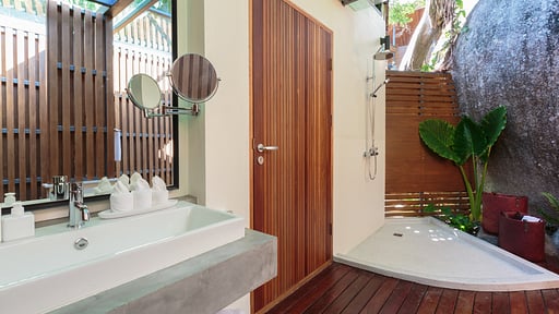 L2 Residence Villa Bedroom 1