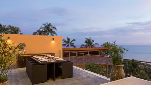 L2 Residence Villa Dining area