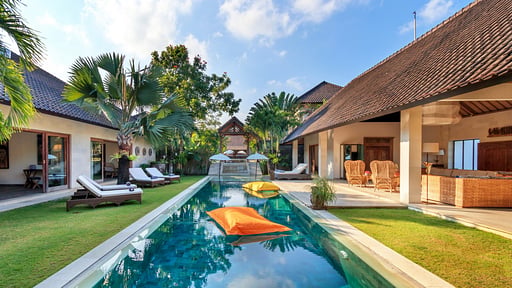 Abaca Villas Swimming pool 3
