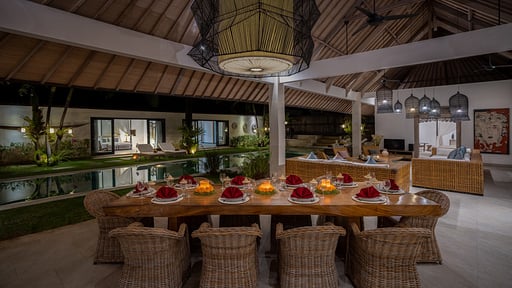 Abaca Villas Dining area 3