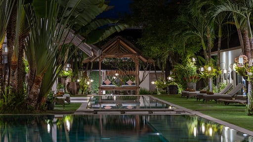 Abaca Villas Swimming pool 2