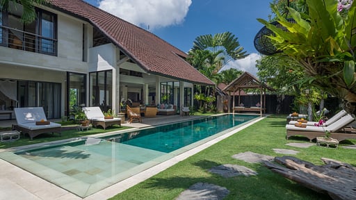 Abaca Villas Swimming pool 2