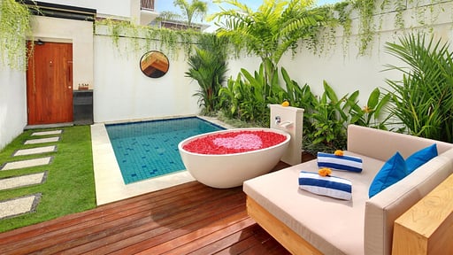 Aeera Royal Smart Villa One Swimming pool