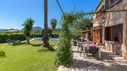 Les Murteretes Dining area