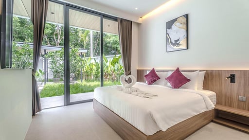 Aileen Villa Layan Bedroom 1