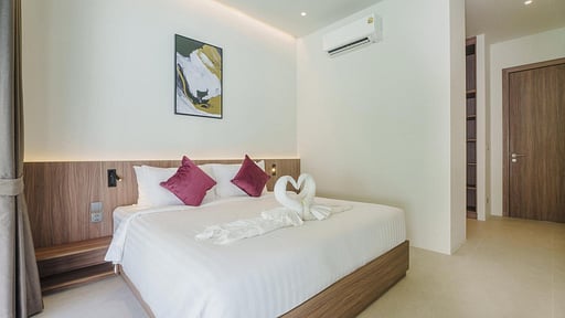 Aileen Villa Layan Bedroom 1