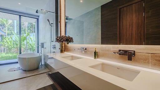 Aileen Villa Layan Bedroom 1