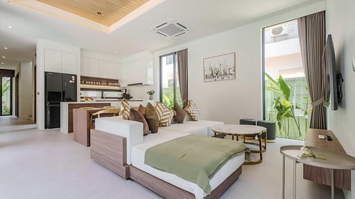 Aileen Villa Layan Living room