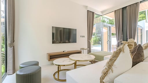 Aileen Villa Layan Living room