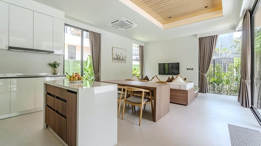 Aileen Villa Layan Living room