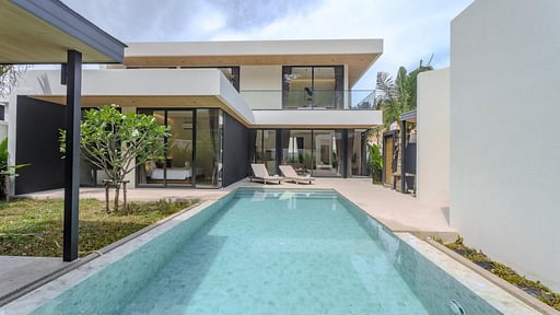 Aileen Villa Layan Swimming pool