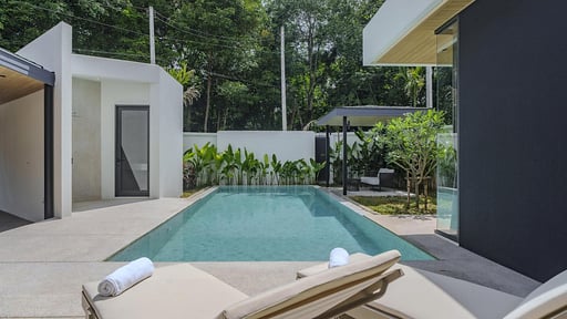 Aileen Villa Layan Swimming pool