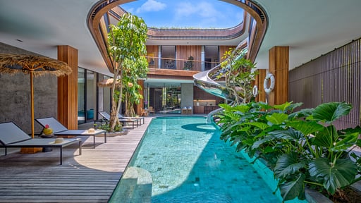 Akashi Residence Swimming pool