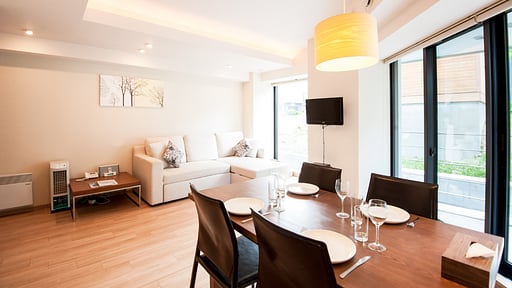 Akazora Premium Two Bedroom Apartment Living room