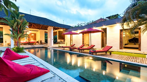 Alarte Estate Swimming pool 1