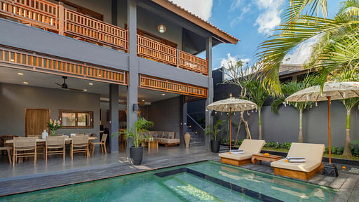 Alarte Estate Swimming pool 2