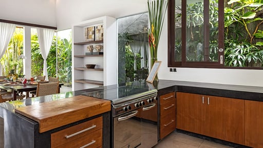 Alice Estate Kitchen