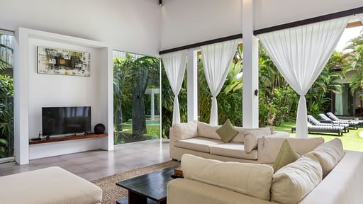 Alice Estate Living room 2