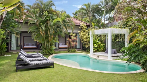 Alice Estate Swimming pool 2
