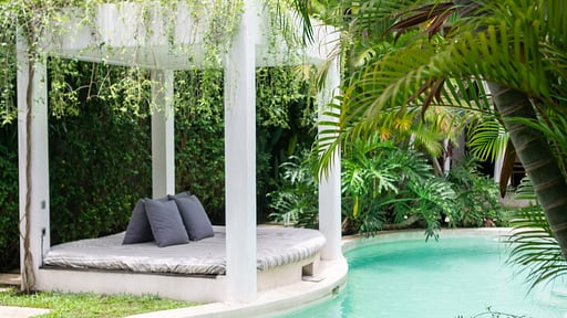 Alice Estate Swimming pool 2