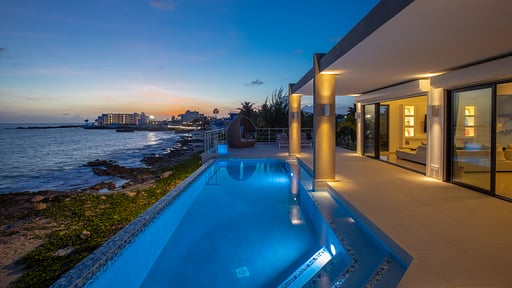 Villa Alma Zwembad