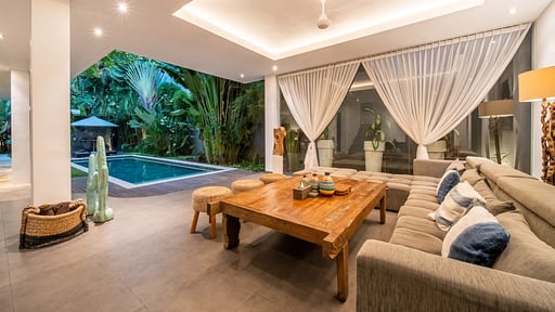 Villa Alopa Two Salón