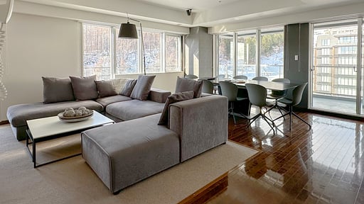 Alpen Ridge Penthouse Living room