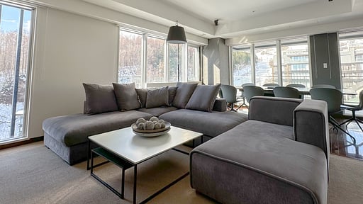 Alpen Ridge Penthouse Living room