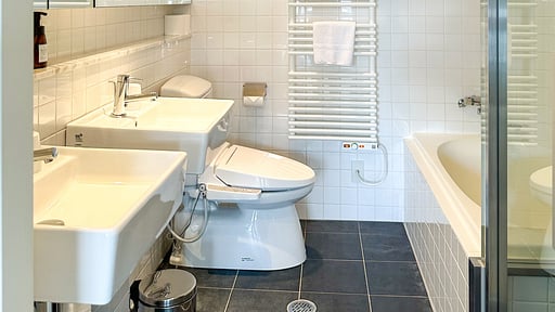 Alpen Ridge Three Bedroom Premium Bedroom 1