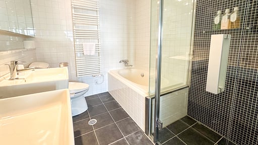 Alpen Ridge Three Bedroom Premium Bedroom 1