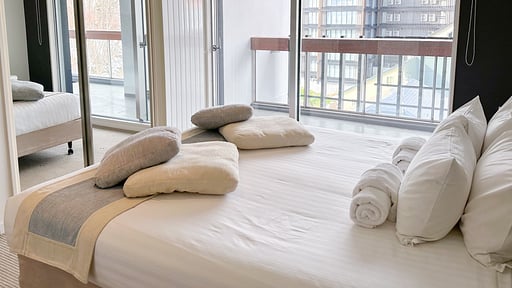 Alpen Ridge Three Bedroom Premium Bedroom 1