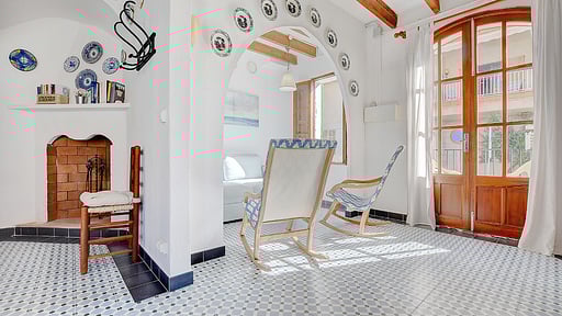 Alvaro Oliver House Salon