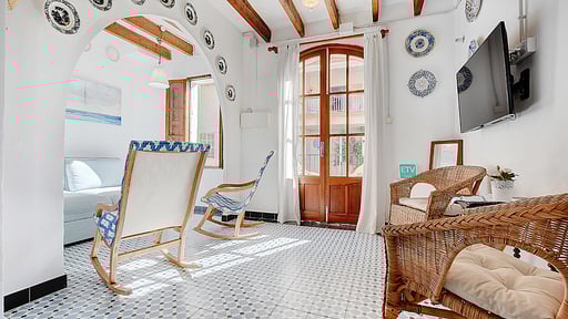 Alvaro Oliver House Salon