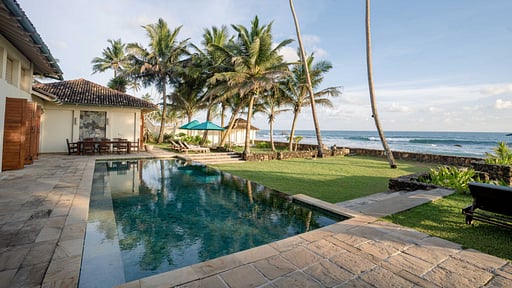 Ambalama Villa Swimming pool