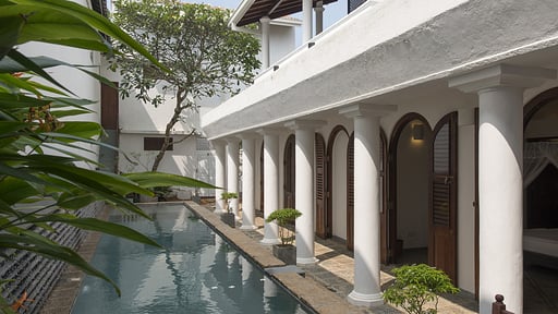 Ambassador's House Zwembad