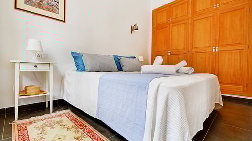 Amilcar House Спальня 1