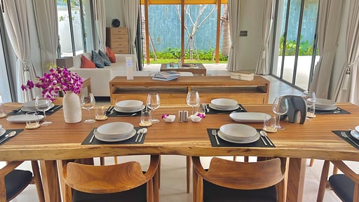 Villa Anchan Tropicana Dining area