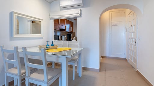 Anglada 49 Apartment Dining area