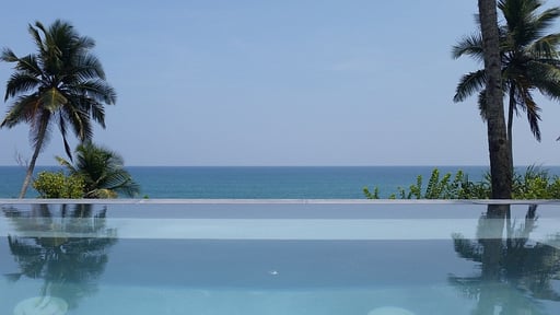 ÀNI Sri Lanka Schwimmbad