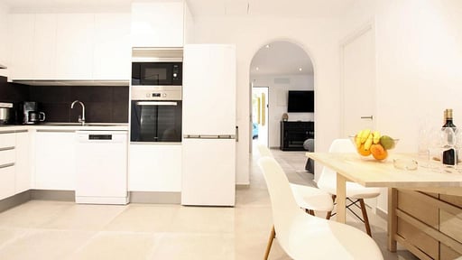 Apartment Goleta Kitchen