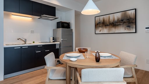 Apartment Kaku Place 1 BR Dining area