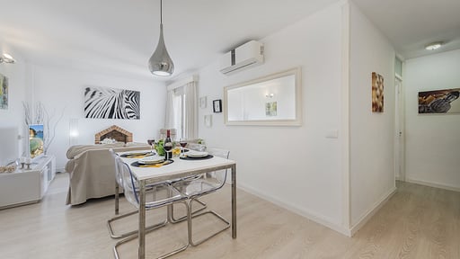 Marian Gola Dining area