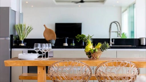 Aqua 208 Villa Dining area