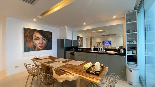 Aqua 208 Villa Dining area