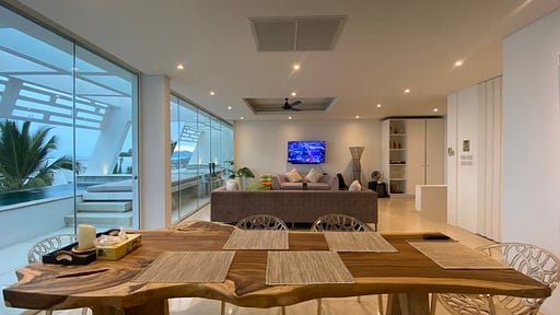 Aqua 208 Villa Dining area