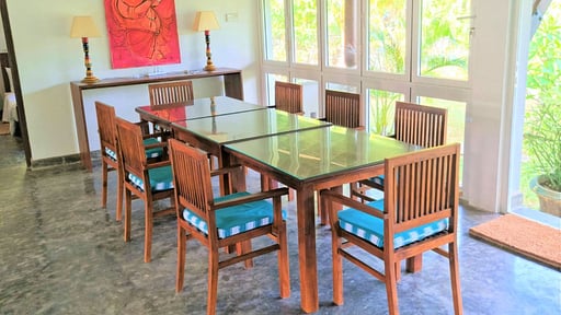 Ardeen Villa Dining area