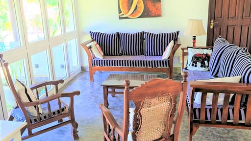 Ardeen Villa Living room