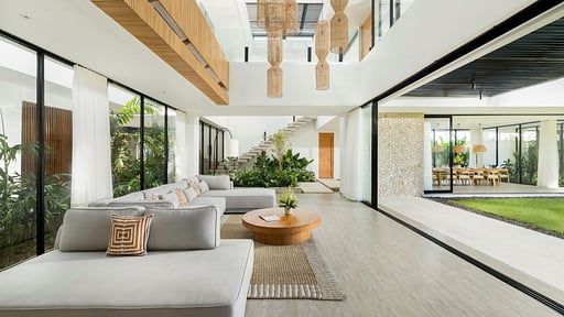 Arita Villa Salon