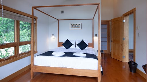 Asahi Lodge Bedroom 4